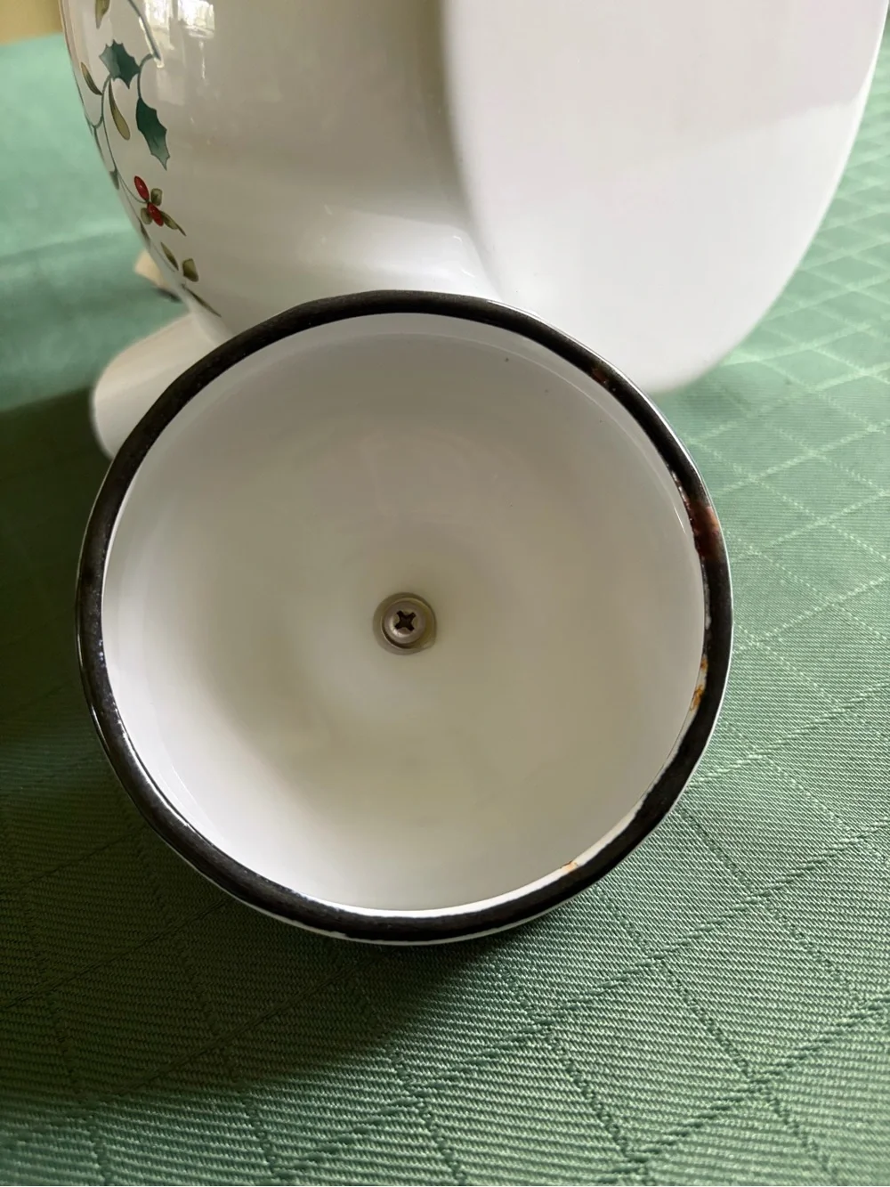 Pfaltzgraff Winterberry Tea Kettle